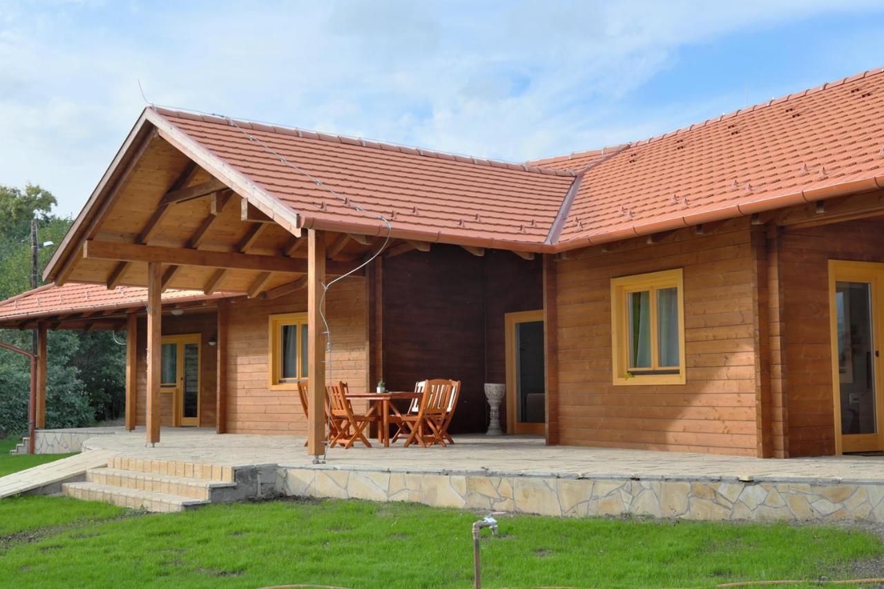 Majorka Vendeghaz Apartment Diosjeno Luaran gambar