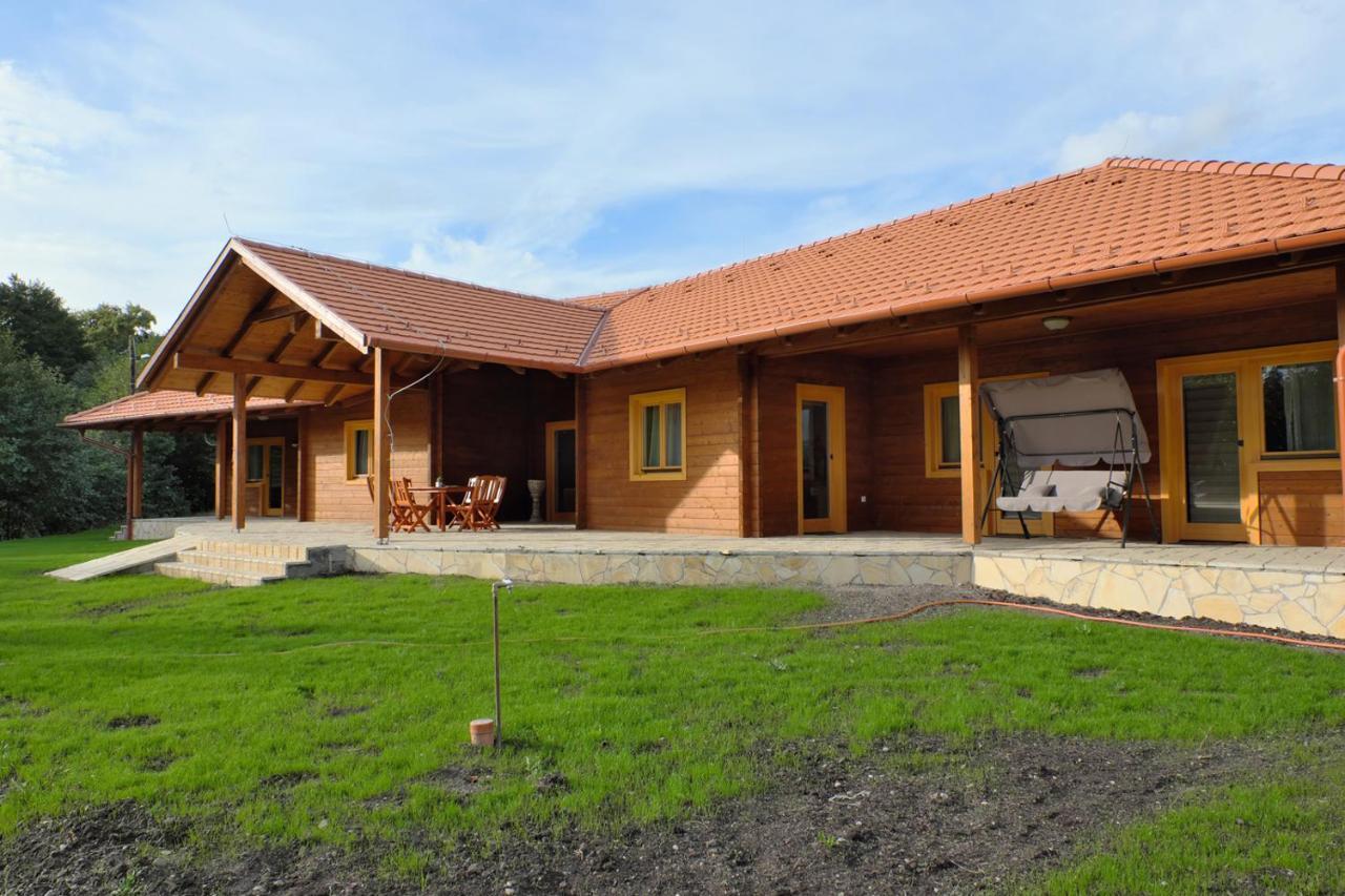 Majorka Vendeghaz Apartment Diosjeno Luaran gambar