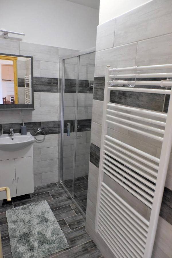 Majorka Vendeghaz Apartment Diosjeno Luaran gambar